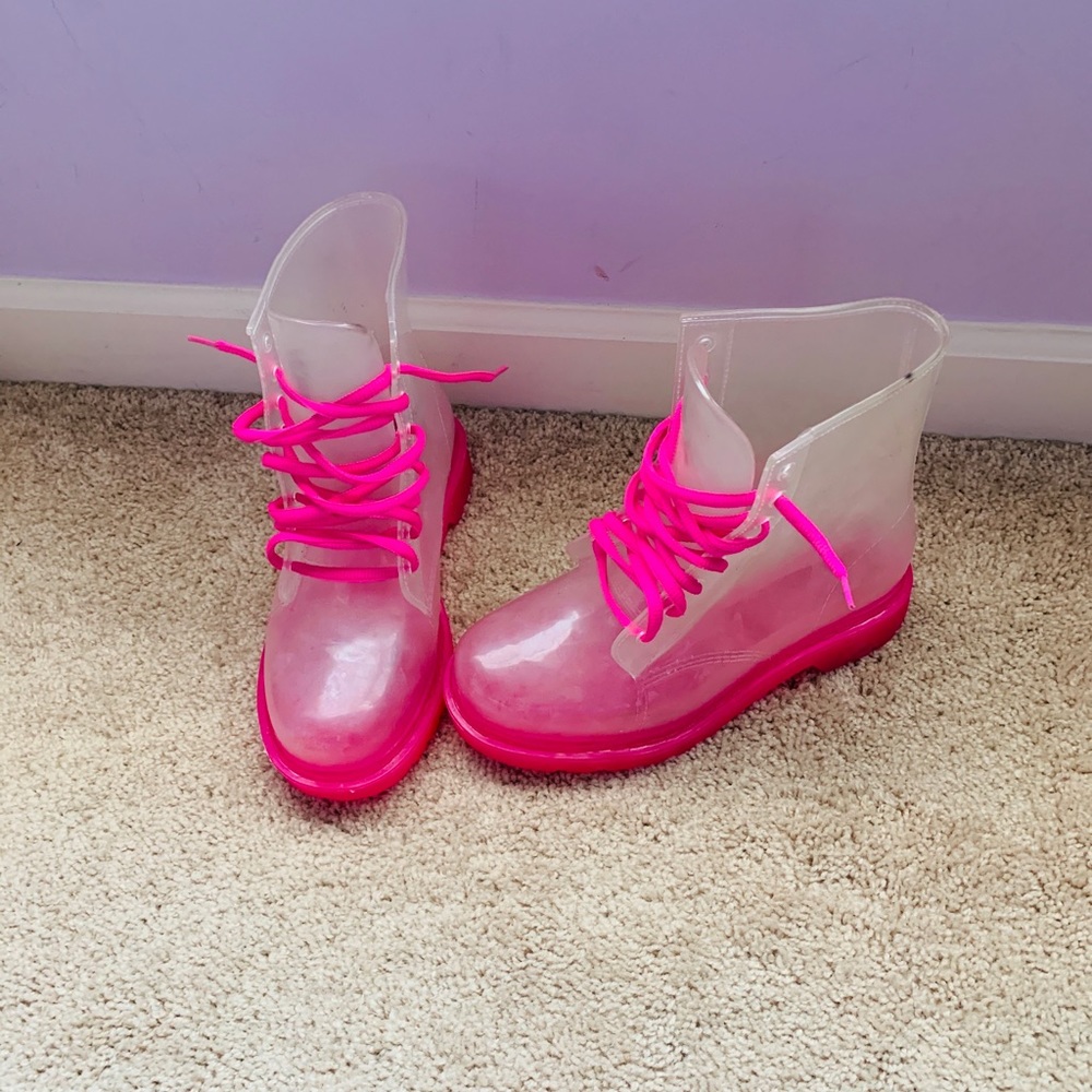 Translucent boots - Picture 4 of 4